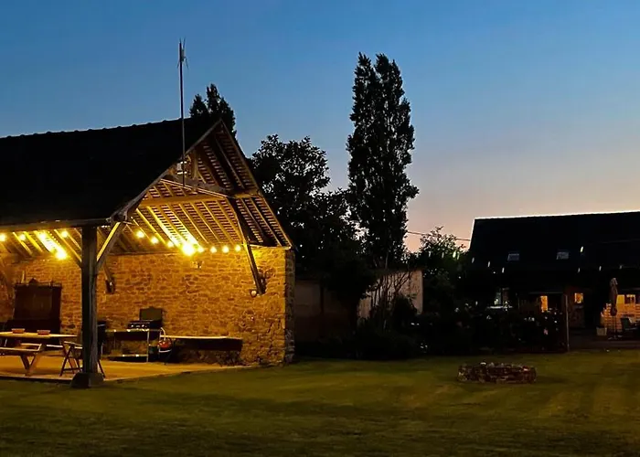 Wisteria Saint-Denis-de-Gastines
