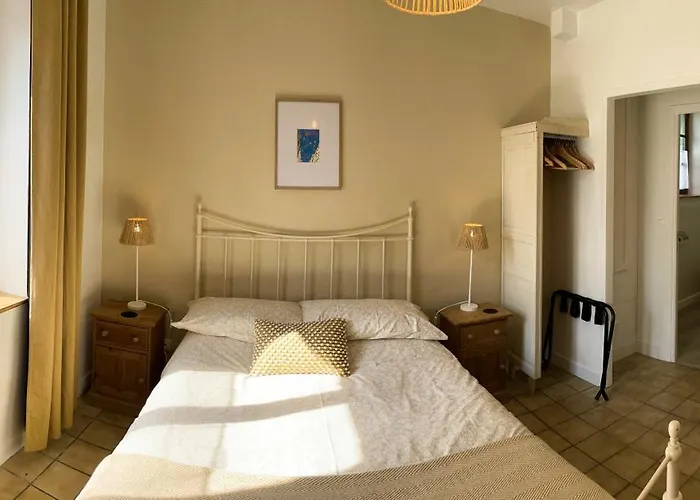 Wisteria * Saint-Denis-de-Gastines